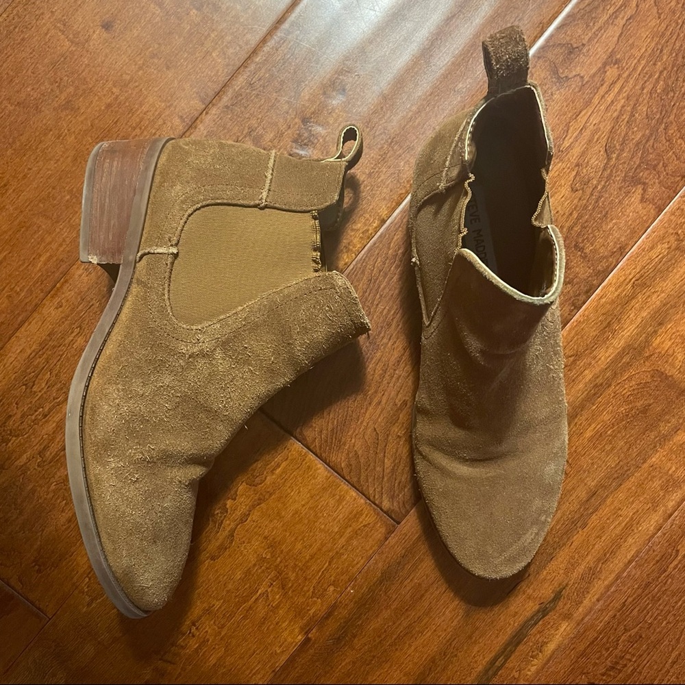 Steve Madden Suede Chelsea Boots